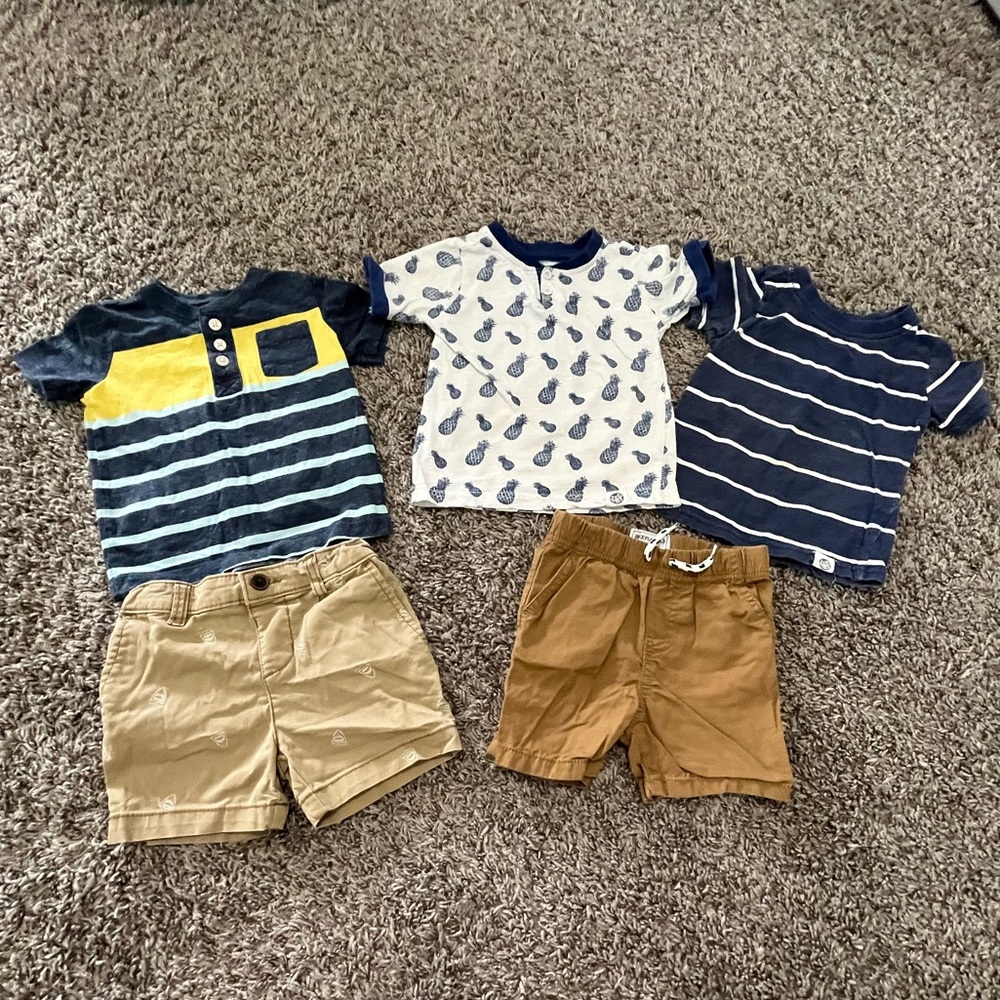 Boys 18M 5 piece shirt and short sets. GUC